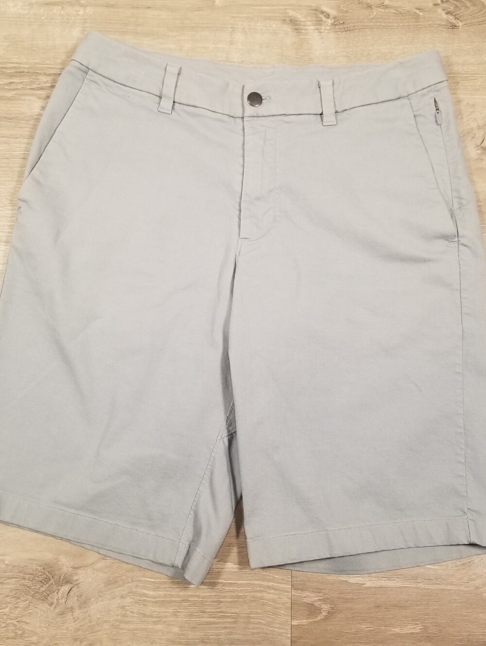 Lululemon Commission Short Qwick Oxford 11" Relaxed Light Blue Size 32 Golf